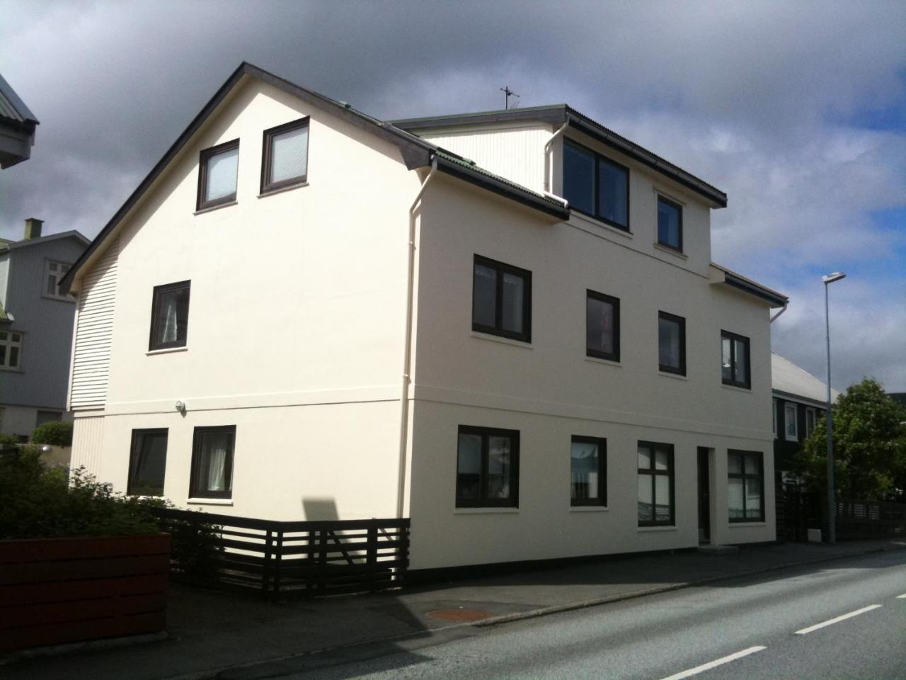 Cosy Apartment Near Beach, Marina & City Centre Tórshavn Екстериор снимка